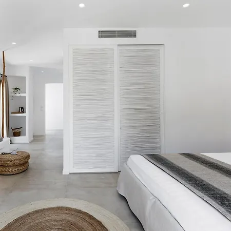 Luxury Milos Superior 1 Bedroom Well Furnished Interior Adamanta Adámasz