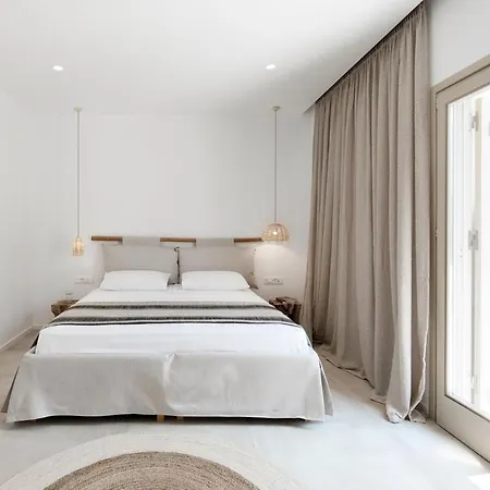 Luxury Milos Superior 1 Bedroom Well Furnished Interior Adamanta Adámasz